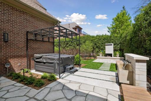 715 Rice Street E, Wayzata, MN 55391