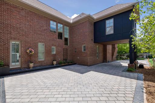 715 Rice Street E, Wayzata, MN 55391