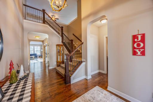 16899 E Lake Drive, Lakeville, MN 55044