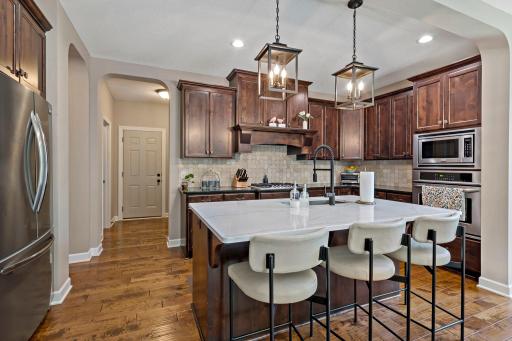 16899 E Lake Drive, Lakeville, MN 55044