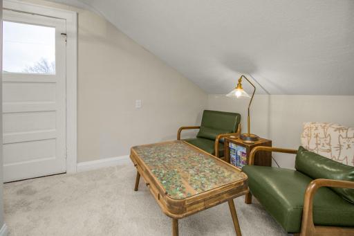 1055 Englewood Avenue, Saint Paul, MN 55104