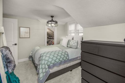 1055 Englewood Avenue, Saint Paul, MN 55104