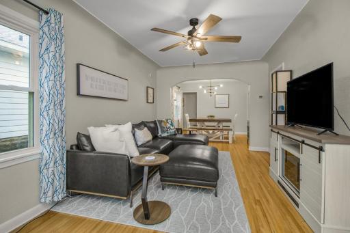 1055 Englewood Avenue, Saint Paul, MN 55104