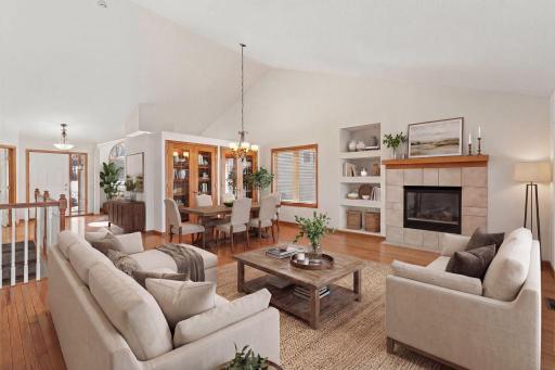 Wide open livingroom with wonderful light