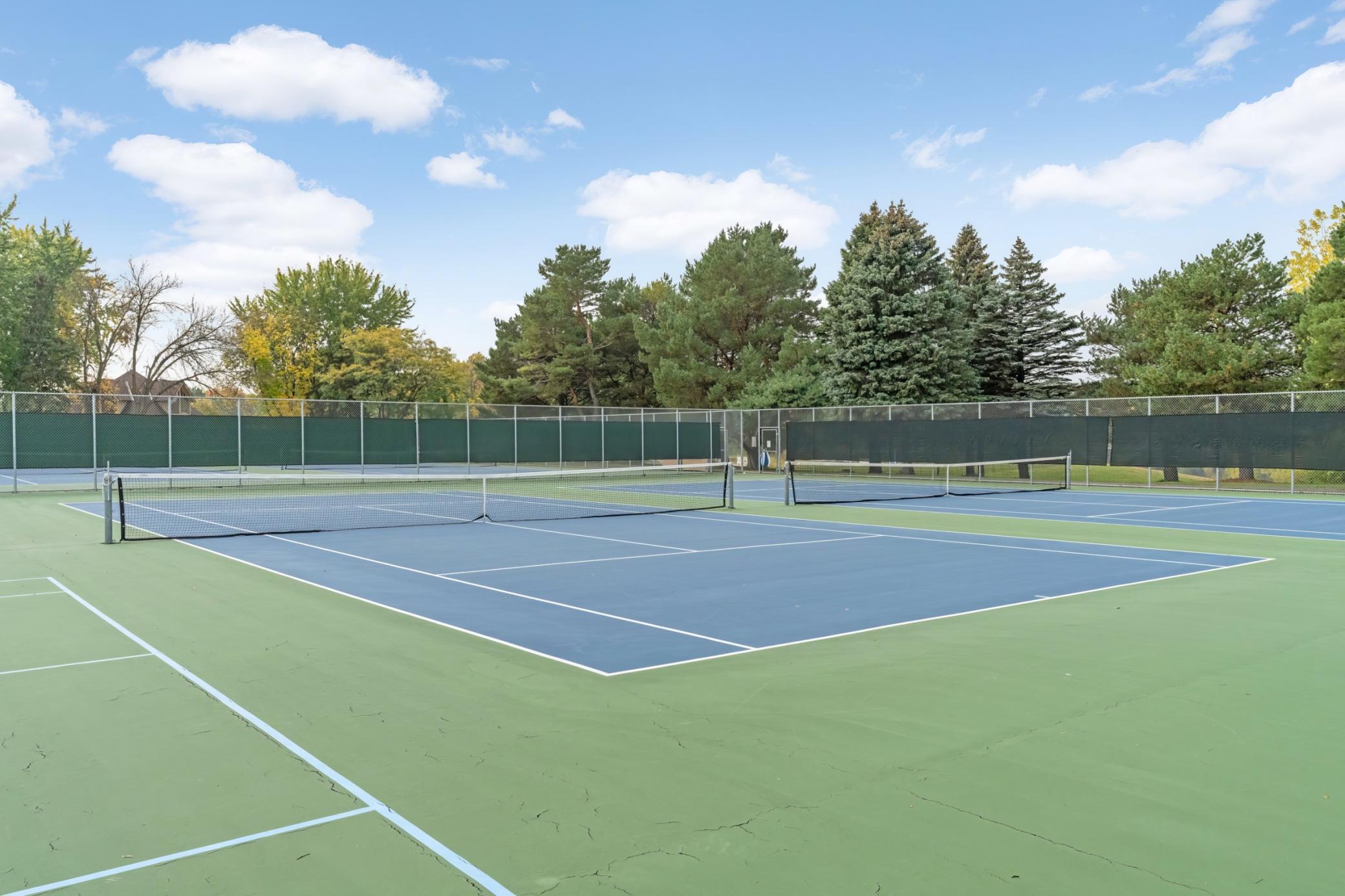 Round Lake Tennis Courts