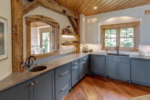 Wet bar & undercounter bev fridge