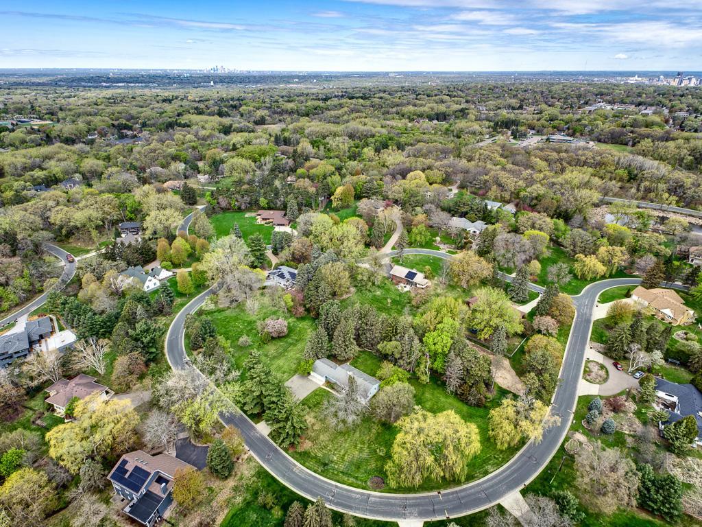 Conveniently close to downtown amenities and attractions