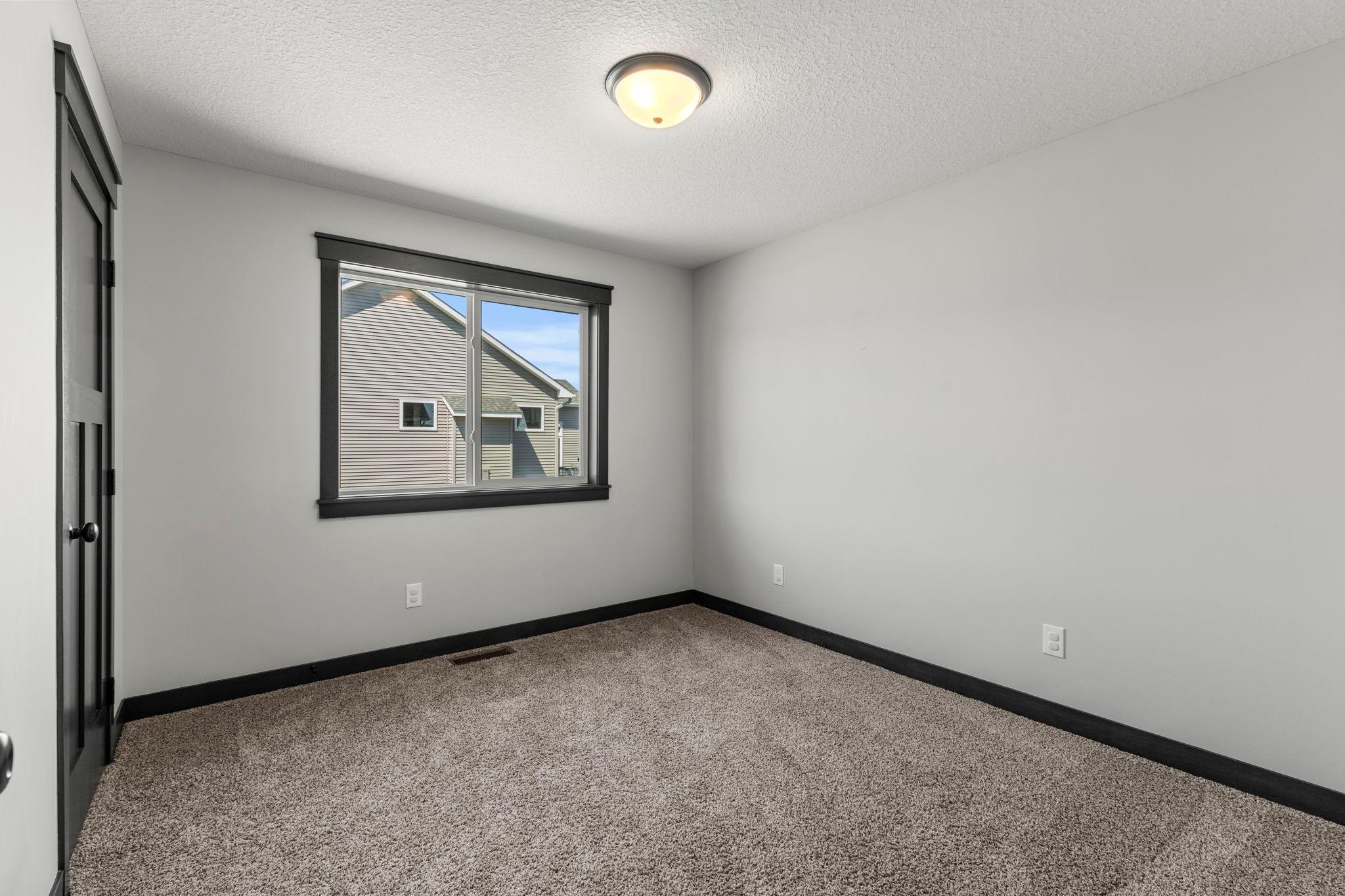 Spacious 5 bedrooms!! 3 bedrooms on the upper level!