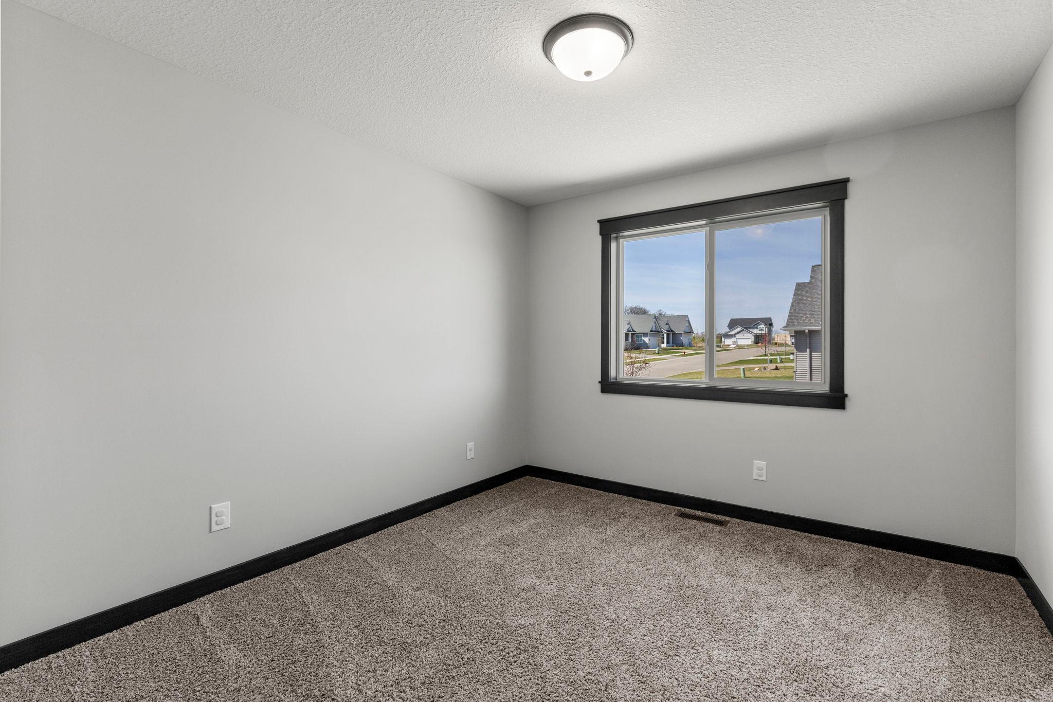 Spacious 5 bedrooms!! 3 bedrooms on the upper level!