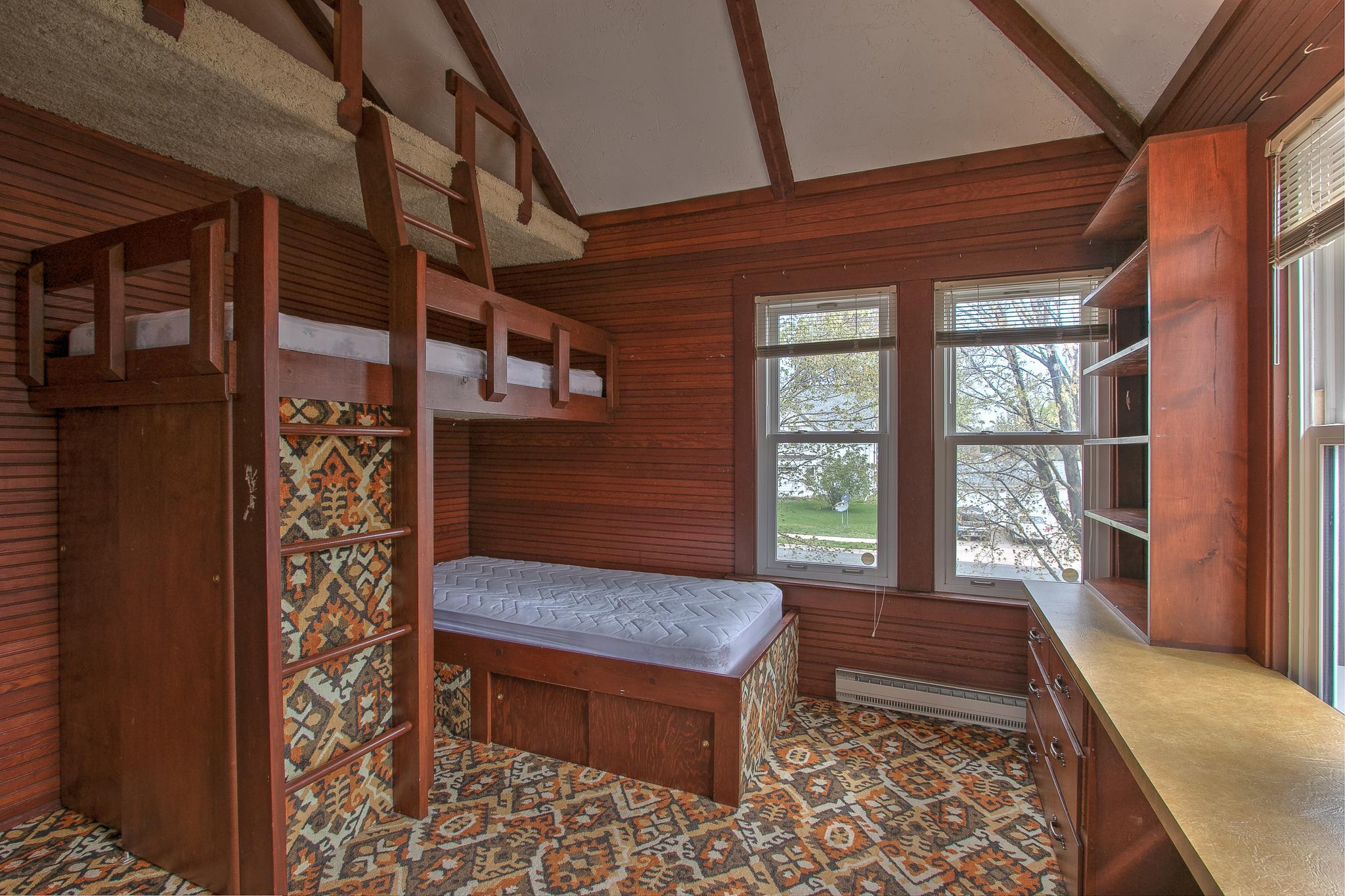 Unique triple bunks in bedroom 4