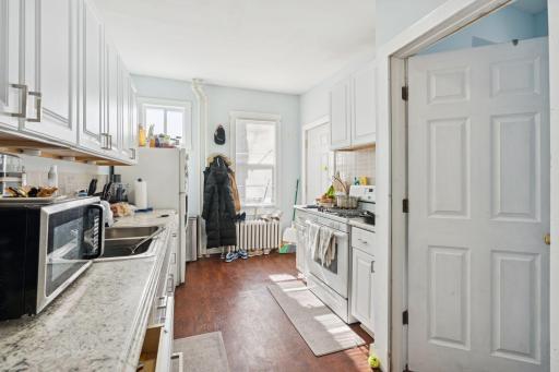 694 Central Avenue West - Spacecrafting - 0004.jpg