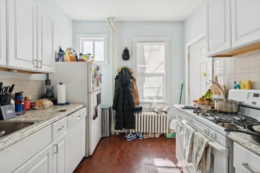 694 Central Avenue West - Spacecrafting - 0005.jpg