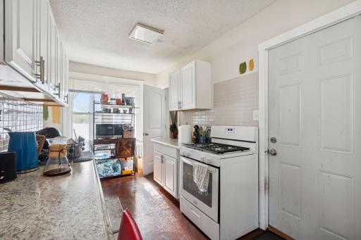 694 Central Avenue West - Spacecrafting - 0024.jpg