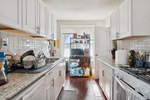 694 Central Avenue West - Spacecrafting - 0025.jpg