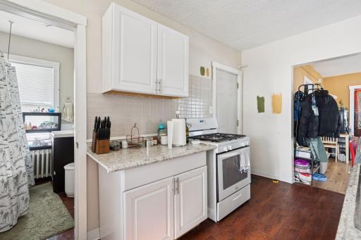 694 Central Avenue West - Spacecrafting - 0026.jpg