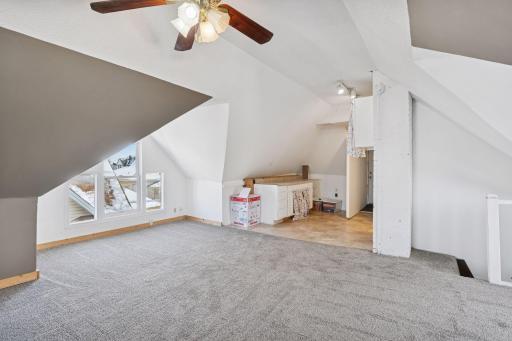 694 Central Avenue West - Spacecrafting - 0037.jpg