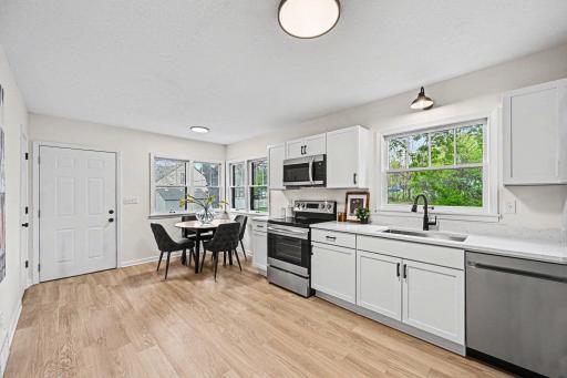 87 Juniper Street, Saint Paul, MN 55115
