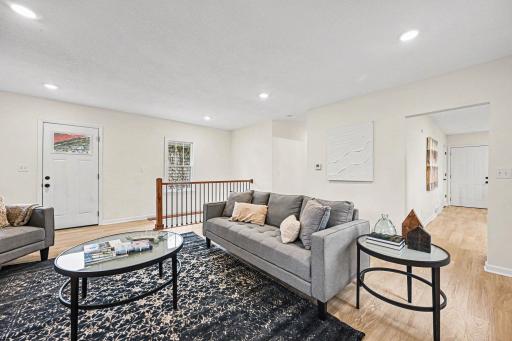 87 Juniper Street, Saint Paul, MN 55115