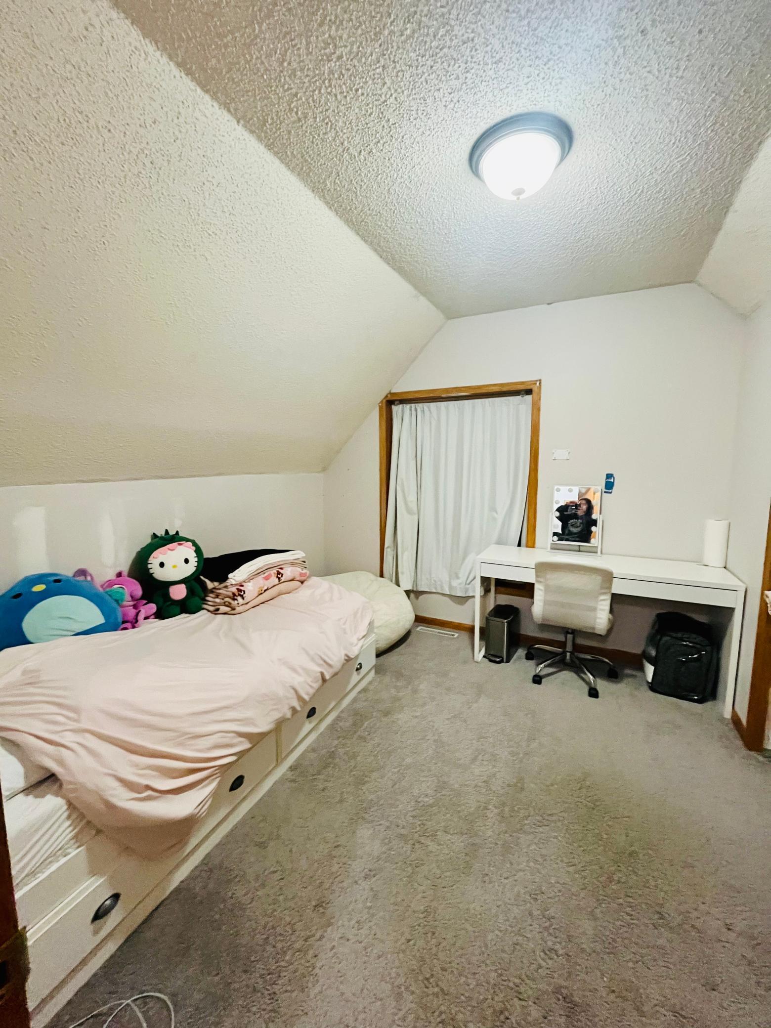 2nd bedroom - upper level