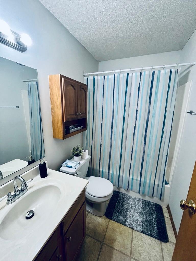Main level full bathroom