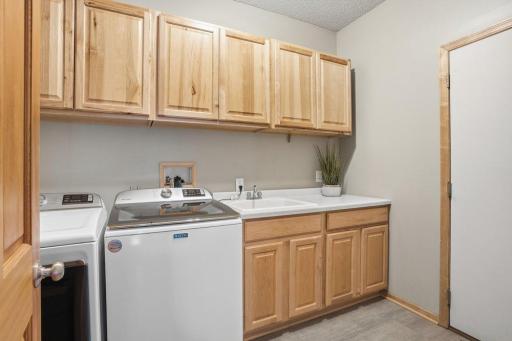 1971 Andrew Court, Chanhassen, MN 55317