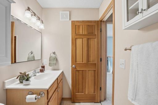 1971 Andrew Court, Chanhassen, MN 55317