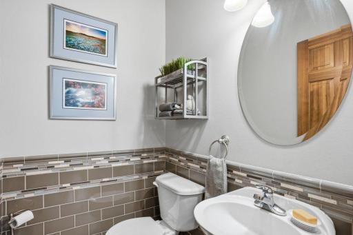 1971 Andrew Court, Chanhassen, MN 55317