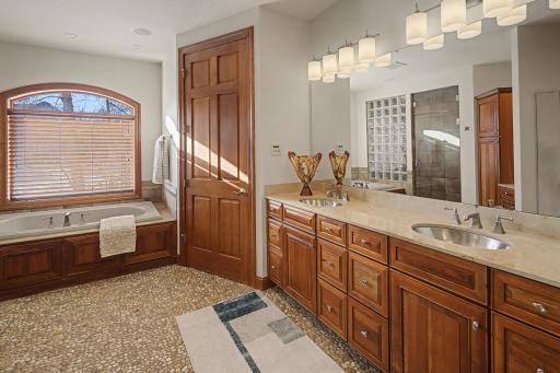 14250 Trace Ridge Road, Wayzata, MN 55391