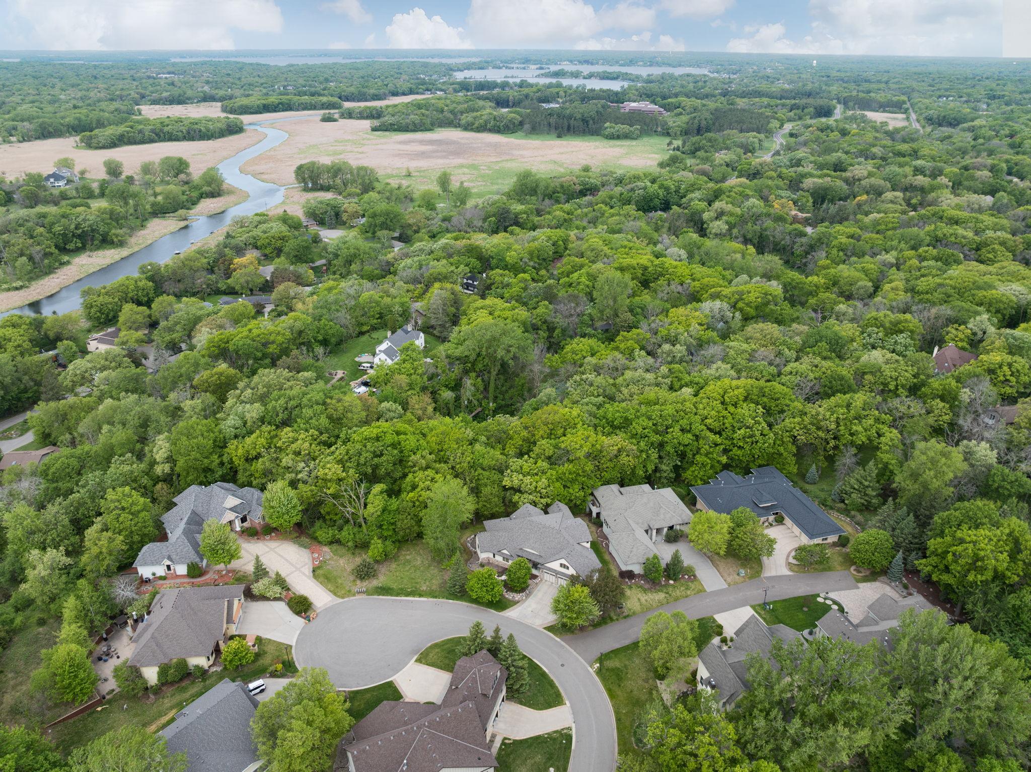 Culdisac wooded lot