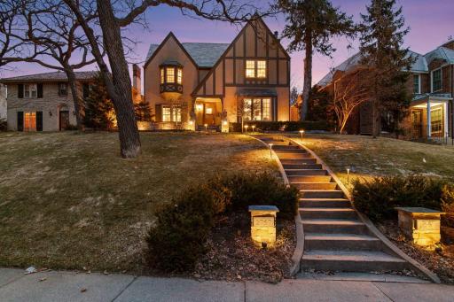 2757 Dean Parkway, Minneapolis, MN 55416