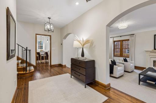 2757 Dean Parkway, Minneapolis, MN 55416