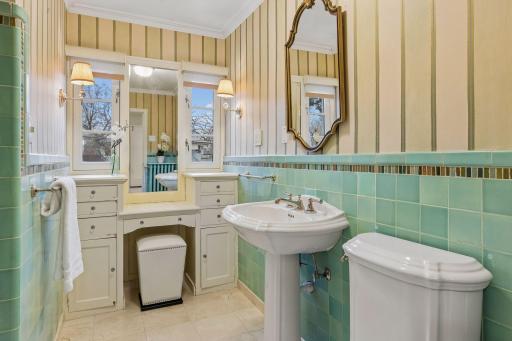 2757 Dean Parkway, Minneapolis, MN 55416