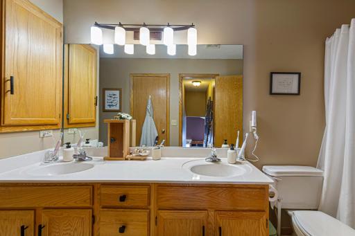 27_23 bathroom.jpg