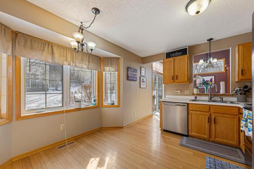 23_19 breakfast nook.jpg