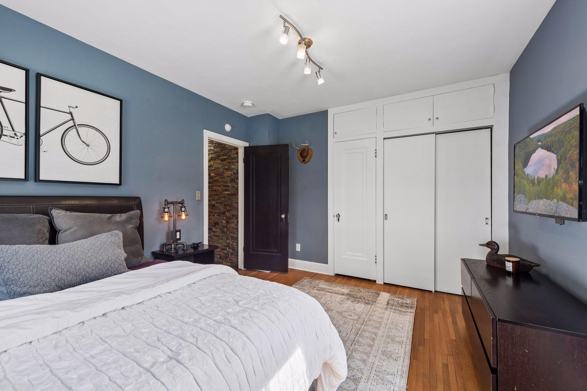 Plentiful closet space