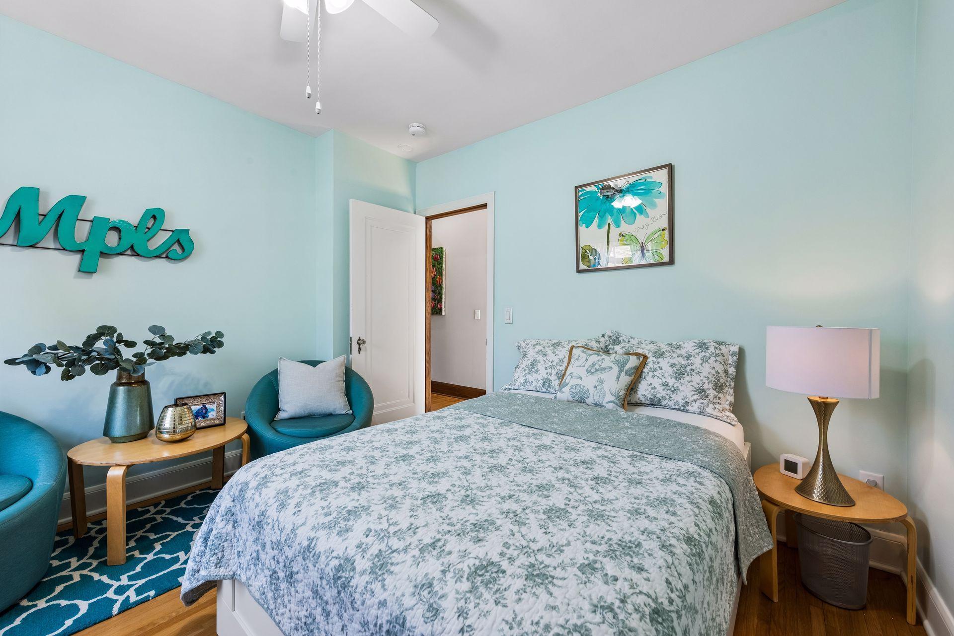 Bedroom #5 lounge space