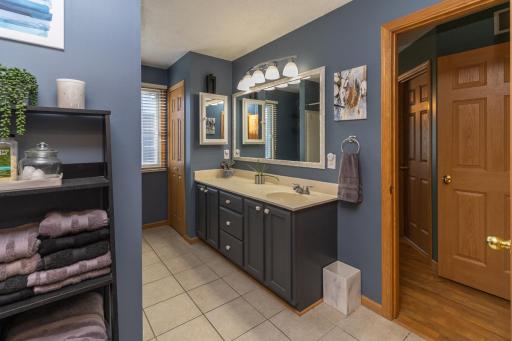 2066 Mockingbird Avenue, Shakopee, MN 55379