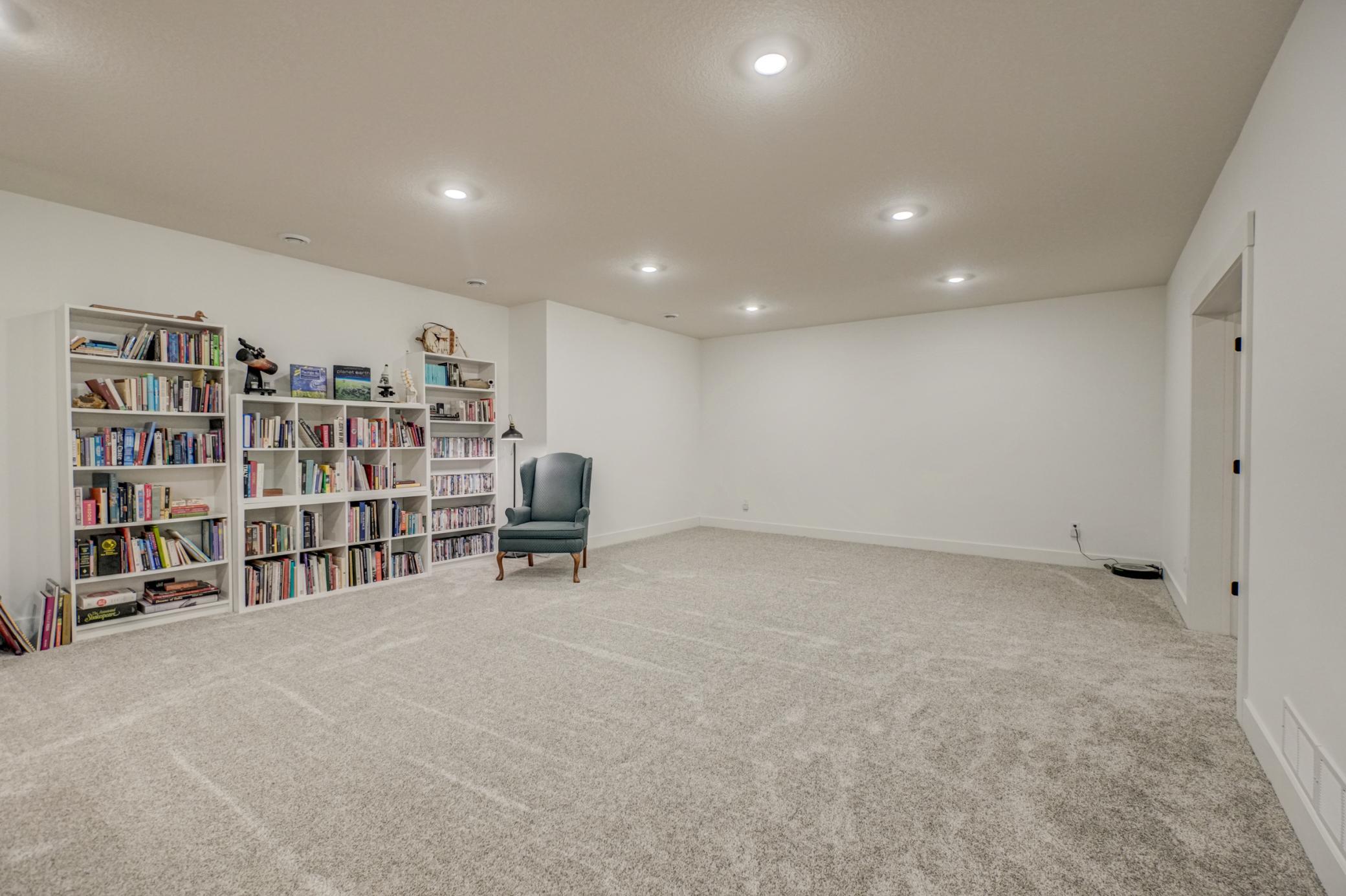 1461 Palmer Dr N-82.jpg