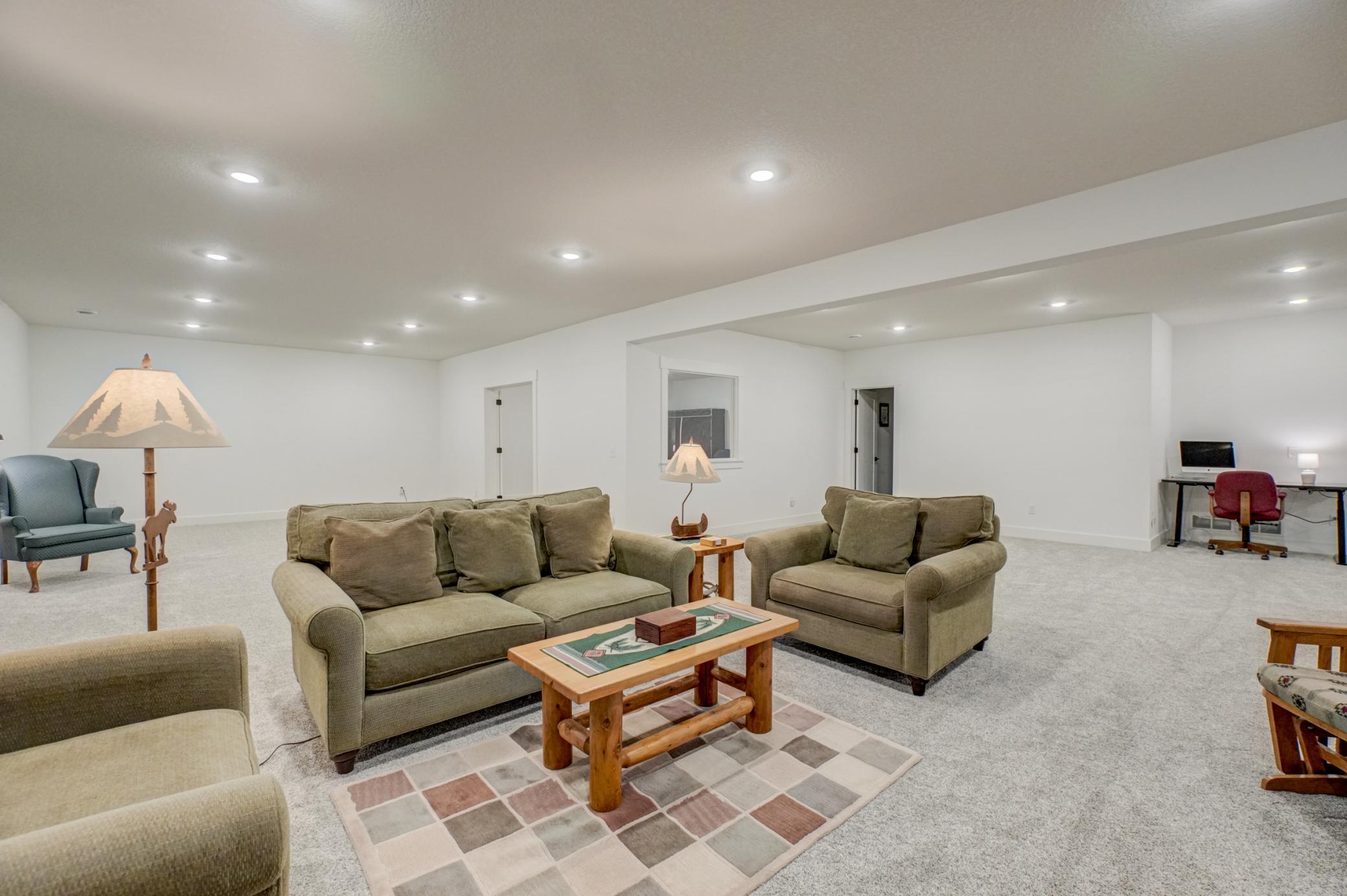 1461 Palmer Dr N-80.jpg