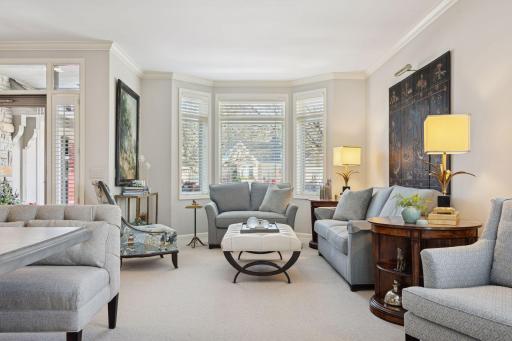 550 Waycliffe Drive N, Wayzata, MN 55391