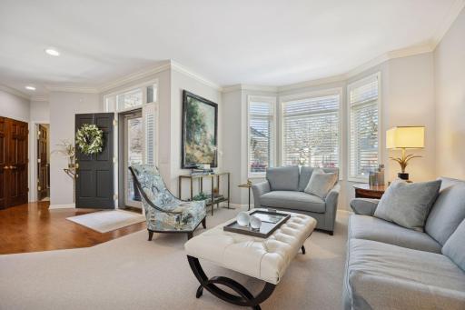 550 Waycliffe Drive N, Wayzata, MN 55391