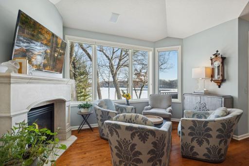 550 Waycliffe Drive N, Wayzata, MN 55391