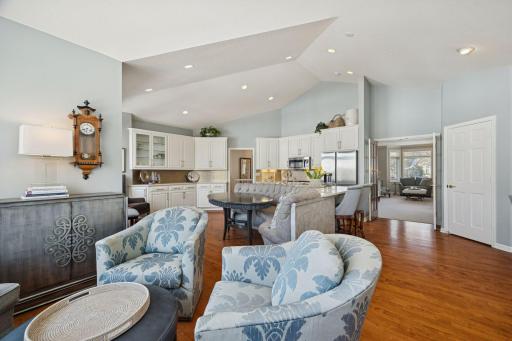 550 Waycliffe Drive N, Wayzata, MN 55391