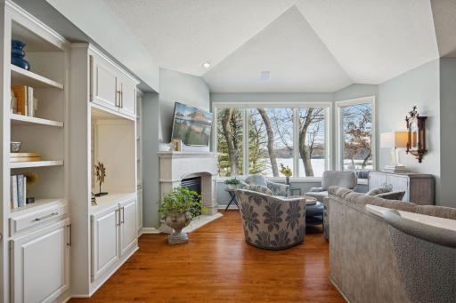 550 Waycliffe Drive N, Wayzata, MN 55391