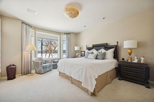 550 Waycliffe Drive N, Wayzata, MN 55391