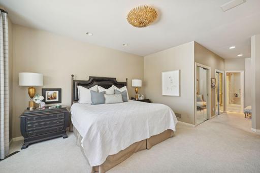 550 Waycliffe Drive N, Wayzata, MN 55391