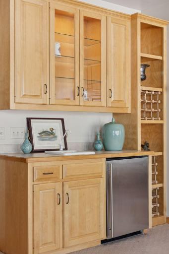 Easy entertaining with the lower level wet bar