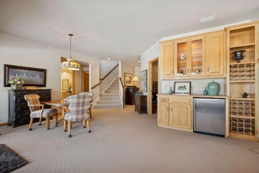 550 Waycliffe Drive N, Wayzata, MN 55391