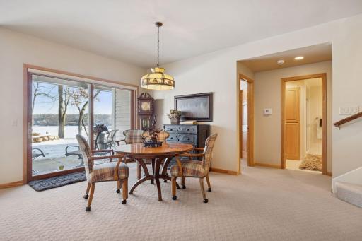 550 Waycliffe Drive N, Wayzata, MN 55391