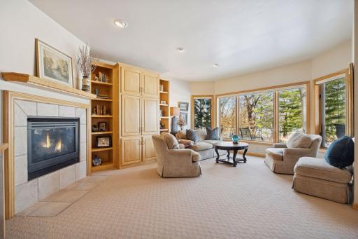 550 Waycliffe Drive N, Wayzata, MN 55391